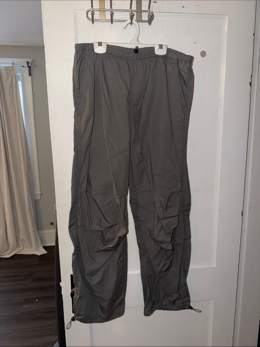 H&M Lightweight Cargo Pants - Casual Utility Style